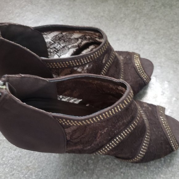 Bella Marie Brown lace heels - Picture 10 of 12